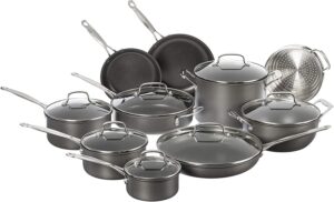 Read more about the article 🍳 Cuisinart 17-Piece Stainless Steel Cookware Set – A Complete Christmas Kitchen Gift Every Home Chef Will Love