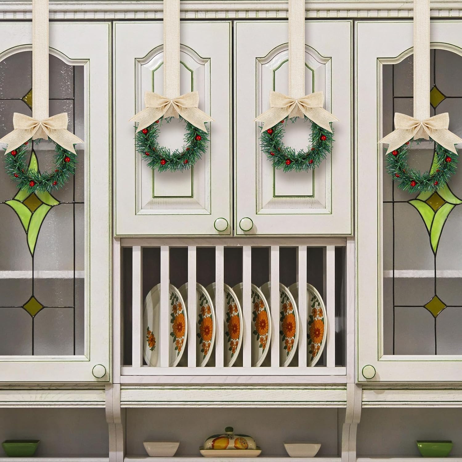 Read more about the article Transform Your Kitchen This Christmas with These Adorable Mini Cabinet Wreaths!
